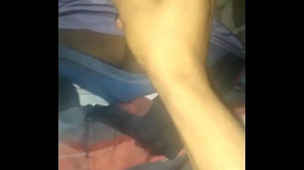 Moreno mascarado chupando o moreno delicioso (part1) 