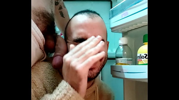 Xisco recibe rabo en la cara  