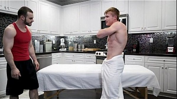 Foi fazer massagem e acabou sendo enrabado