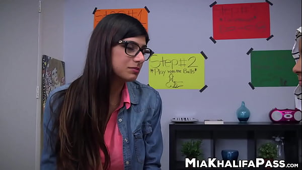 Brown babes in hijab POV blowjob