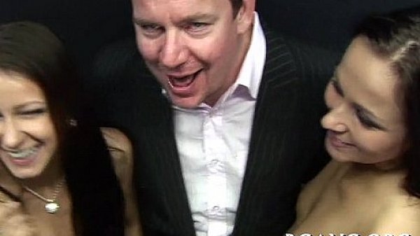 Dudes bang hawt bitches