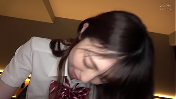 わんわん美女18歳 めっかわ犬コスで小悪魔度アップ 何をするにもエロ過ぎて最後は膣内に精大量発射　水着 ハメ撮り 中出し 制服女 優等 ミニスカート 純白 足 顔出し フェラチオ