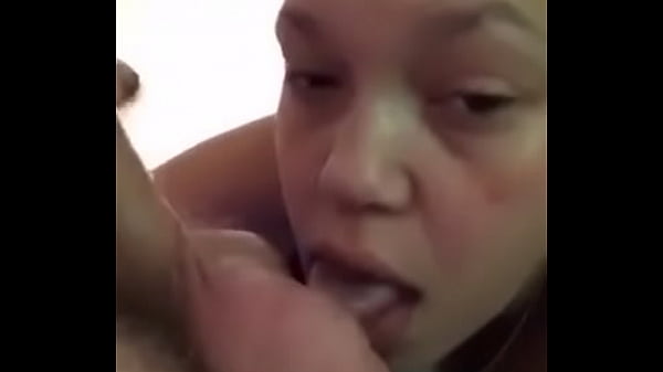 Baddie sucks ok lil dick 