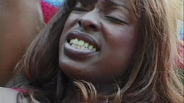 Metro - Ass From The Past - scene 2 - extract 1 