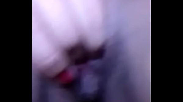 Pendeja masturb&aacute;ndose por WhatsApp 