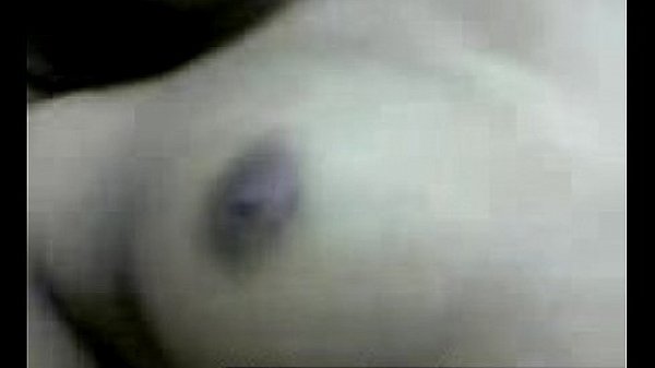 Boyfriend films nude Indian chick on the bed