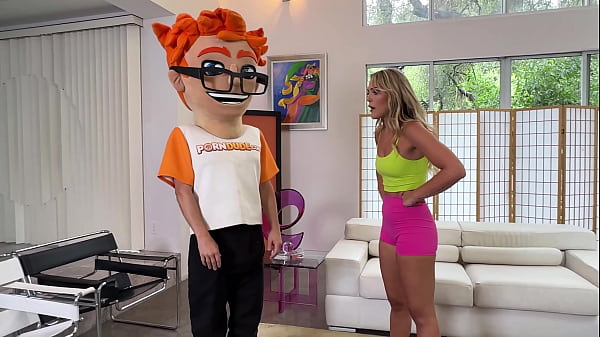 Blonde Bombshell Savvy Suxx Gets Cardio-Kinky on PornDude's Personal Pole!