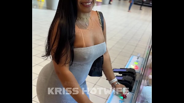 Amo sair assim com roupinha coladinha marcando bem meus biquinhos durinhos, eles sempre chamam aten&ccedil;&atilde;o ??