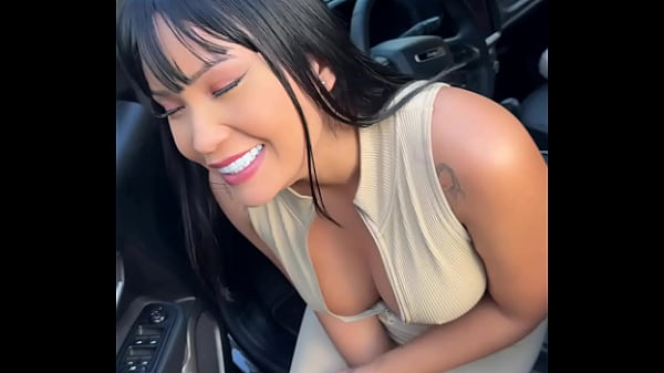 Policial aceitou suborno sexual da japinha Gostosa