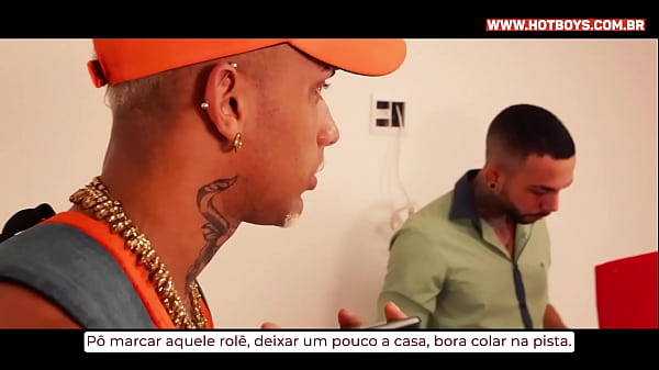 Barbeiro fodendo cuzinho 