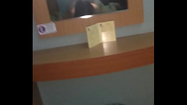 A mi esposa le encanta c&oacute;mo entra mi pene y grita