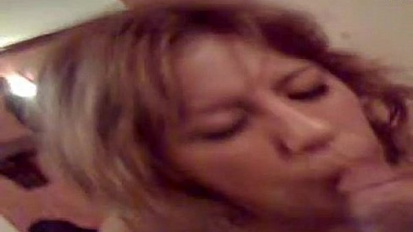 mi tia me chupa la verga