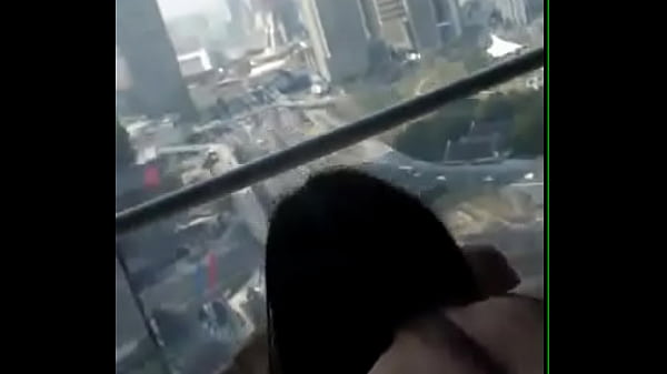 Millonario cogiendo flaquita gritona en su penthouse