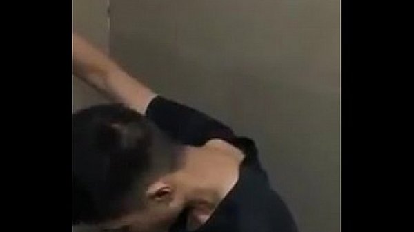 Zai Việt Thẳng H&uacute;t Thuốc Sục Cu