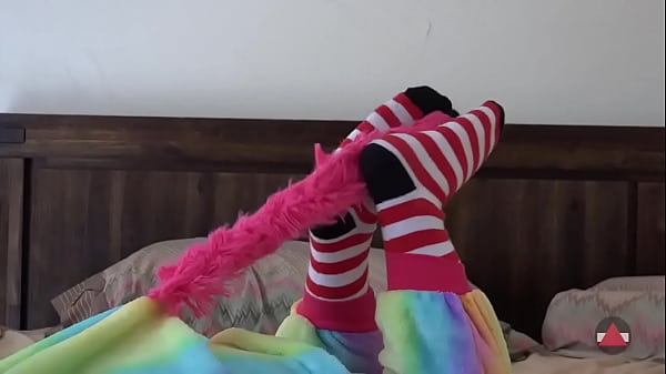 Girl Pawg shoes her foot fetish  