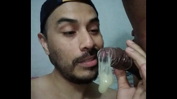 Mi culo es un manjar para algunos y una perdicion para otros pues los hace venirse ido y llenarmelo de leche!