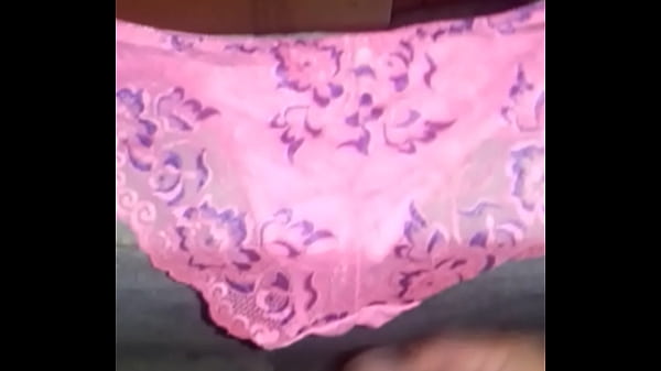 Me masturbo con calzon de una vieja 