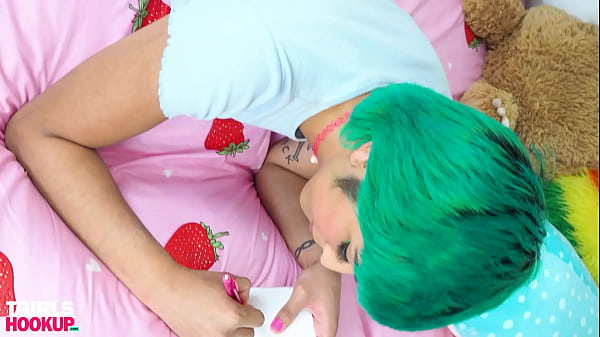 Pixi Gets Railed by a Fuck Machine