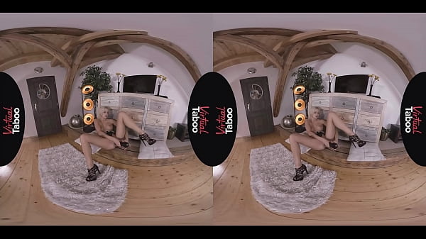 VIRTUAL TABOO - Blondie Masturbating