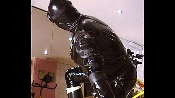 Roxina2003FullGasInRubber270103XXXL.MPG