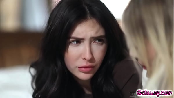 Jane Wilde, Melody Marks and Jazmin Luv dive into a playful, lesbian threesome 