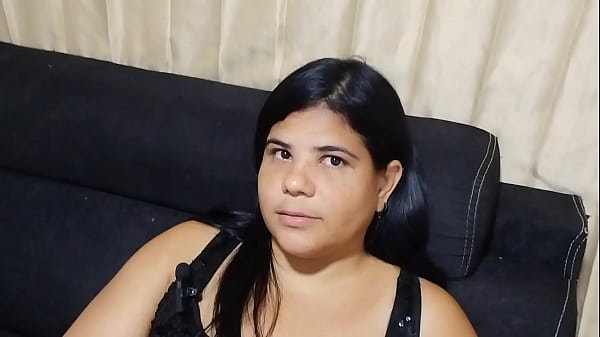 extra&ntilde;o me ayuda y me aconseja y termina d&aacute;ndome una buena cogida en mi delicioso co&ntilde;o!!! porno espa&ntilde;ol