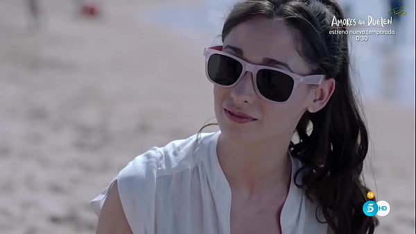 espa&ntilde;ola ense&ntilde;ando sus tetitas en serie espa&ntilde;ola