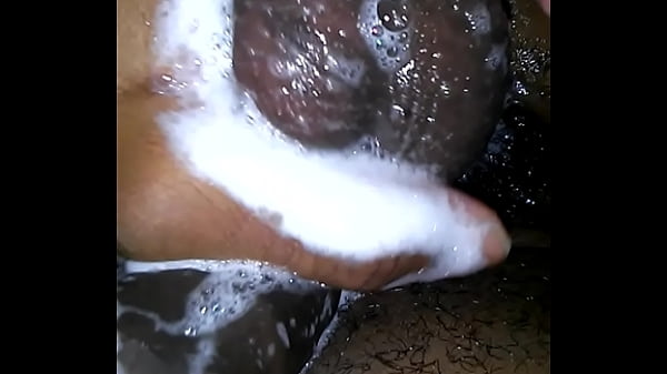 Need a freak in tha tub