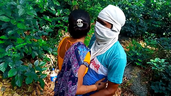 Village chachi Fucked Hard at field by her friend, Hot Desi HD Hindi Sex video