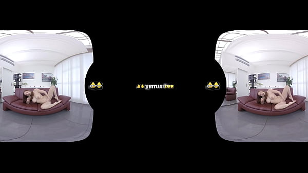 Virtual Reality piss play with Antonia Sainz