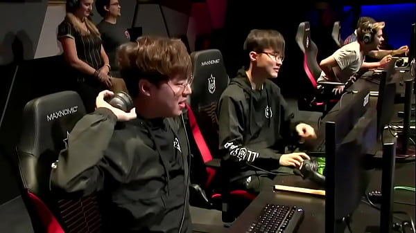 Jogador profissional de lol do time SEDEX estreia  