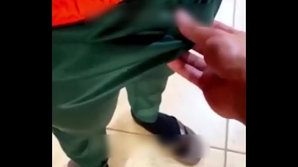 Le dijimos a un chavito musculoso que le har&iacute;amos masaje y le hicimos un oral