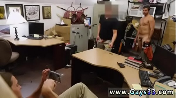 Free videos of gay men giving blow jobs on p.  black gay hole