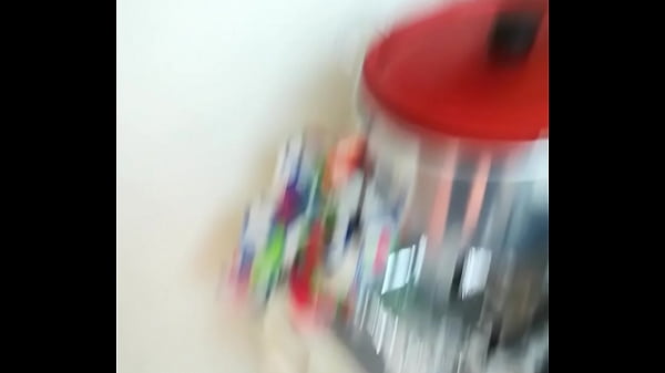 T&iacute;a barriendo en short apretado