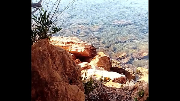 Muy caliente y con ganas de comer co&ntilde;o