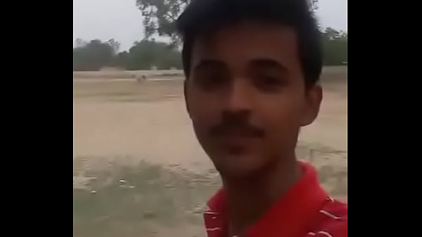 एक समलैंगिक मुफ्त में डिक्स की तलाश में है