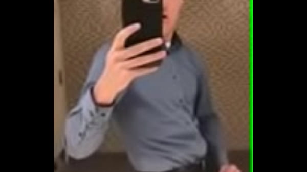 Gozando en ba&ntilde;o de centro comercial