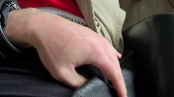 Deutscher Meister in Lederjacke dem&uuml;tigt dich und zeigt harten Schwanz &ndash; PhantomGentX 