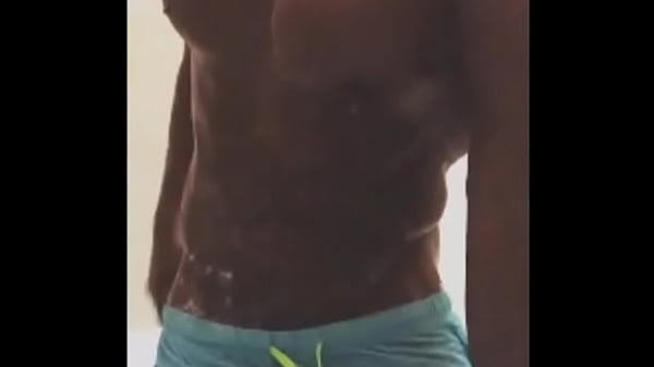 Pauzudo Diego Barros de Pau Duro no Short Molhado / Huge Big Hard Dick Wet