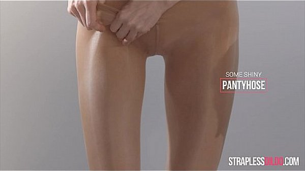 Ballerinas Mia Reese and Rossy Bush Have Strapless Dildo Fun