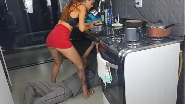 Casada recebe encanador sem calcinha!