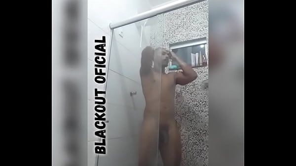 BLACKOUT GOZANDO GOSTOSO NO BANHO  