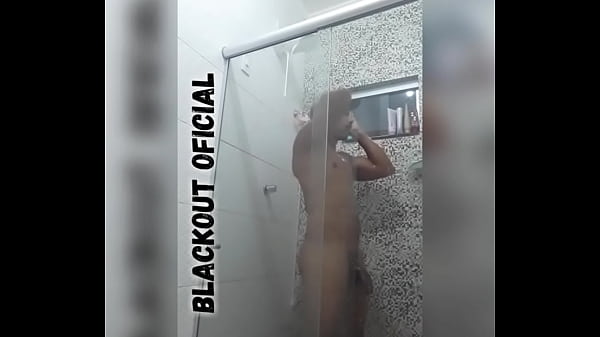 BLACKOUT GOZANDO GOSTOSO NO BANHO  