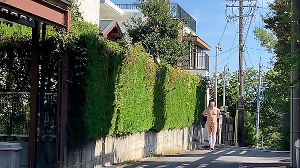女装まゆの住宅街全裸歩行 