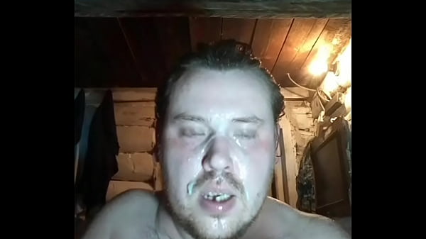 Я кончаю очень жестко и импульсивно. Заливаю свежую сперму в рот и на лицо!  