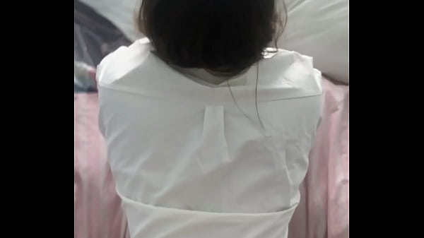 Japanese woman jumped on the cock of an American guy after the first date