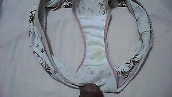 Cum on Marya&acute;s dirty panties 006