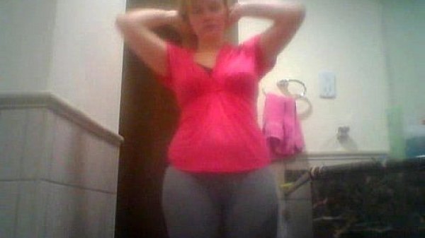 Sexy girl bathroom tease