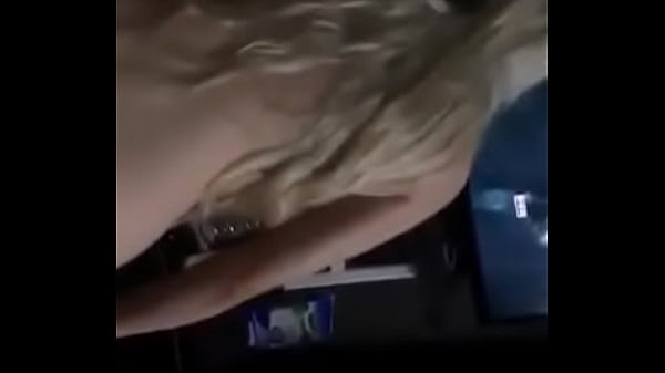 D&aacute;ndole duro a mi amiga rubia