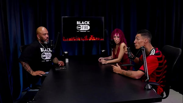 J&aacute; teve agenda desmarcada com Pitoco, as pessoas com quem sonha em gravar s&atilde;o... - Tiffany Carioca & Gabriel Rios (WATCH ON: SHEER/RED)